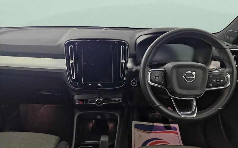 Begagnad Volvo XC40 Plus 211 HK (155 kW) 2022 Svart SUV