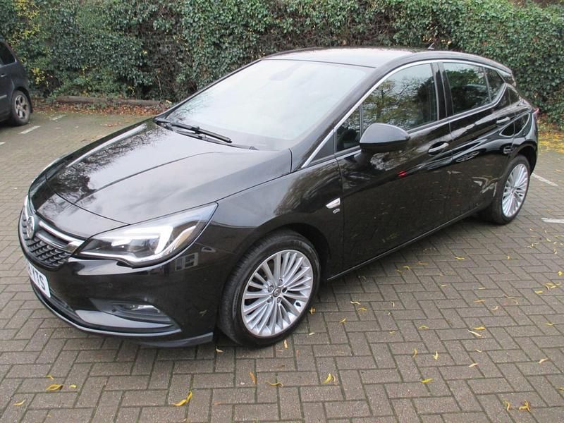 Used Vauxhall Astra Elite 150 HP (110 kW) 2018 Black Hatchback