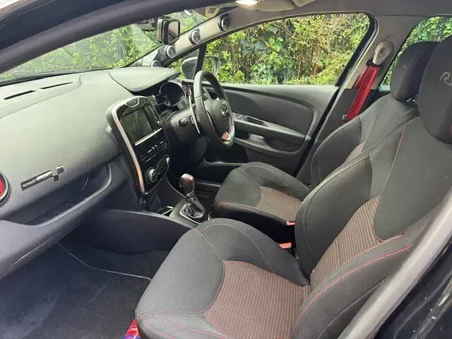 Used Renault Clio 270 HP (198 kW) 2014 Black Hatchback