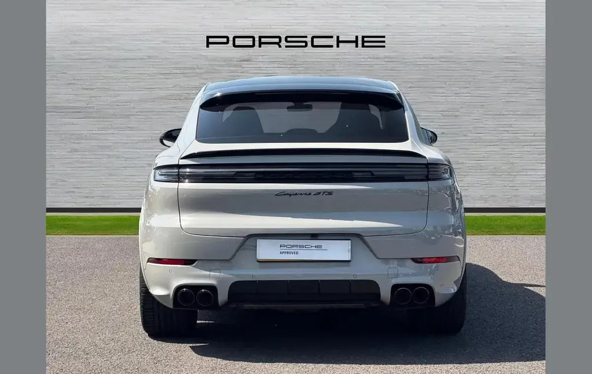 Used Porsche Cayenne 493 HP (362 kW) 2025 Grey SUV