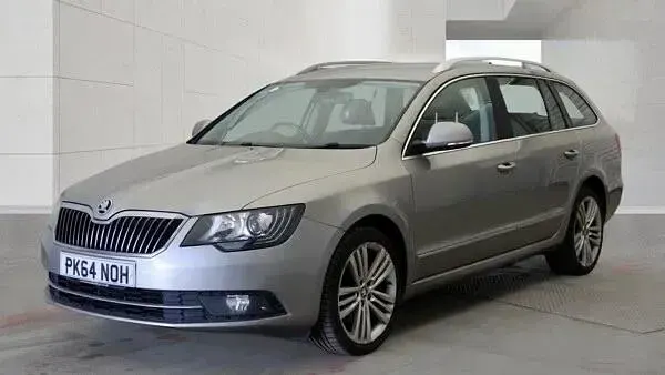 Used Skoda Superb Elegance 170 HP (125 kW) 2014 Beige Estate