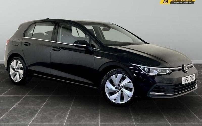 Used 2024 VW Golf VIII Style Hatchback | £11,595 (Good price) - Image 1/2