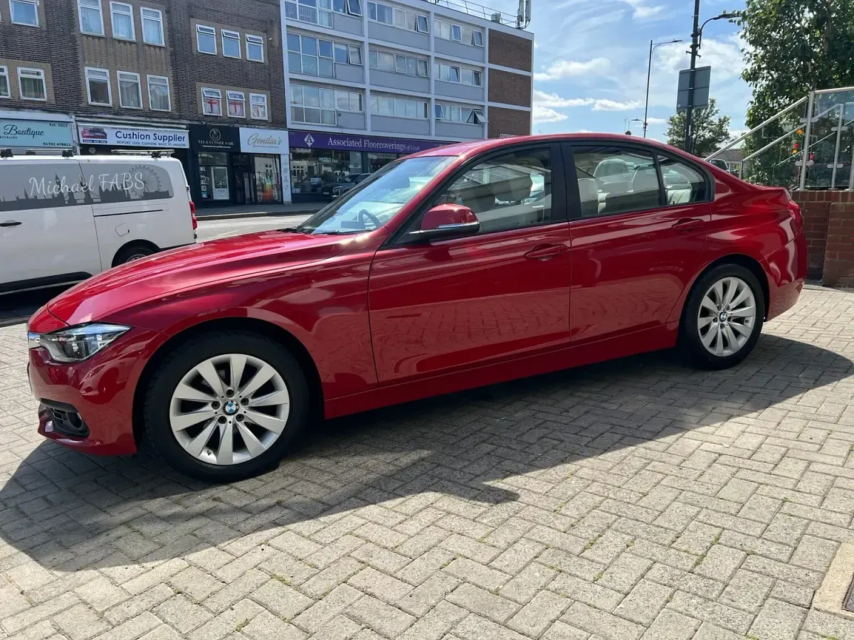 Used BMW 320 Performance 184 HP (135 kW) 2017 Red Sedan
