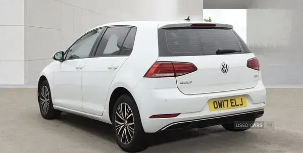 Used VW Golf VII SE 115 HP (84 kW) 2017 White Hatchback