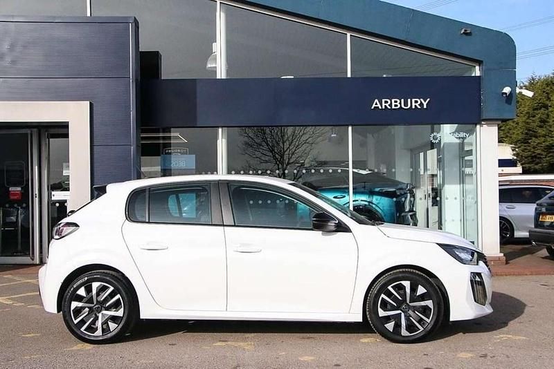 Used Peugeot 208 Active 74 HP (54 kW) 2024 White Hatchback