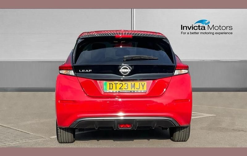 Used Nissan Leaf N-Connecta 110 kW (150 HP) 2023 Red Hatchback