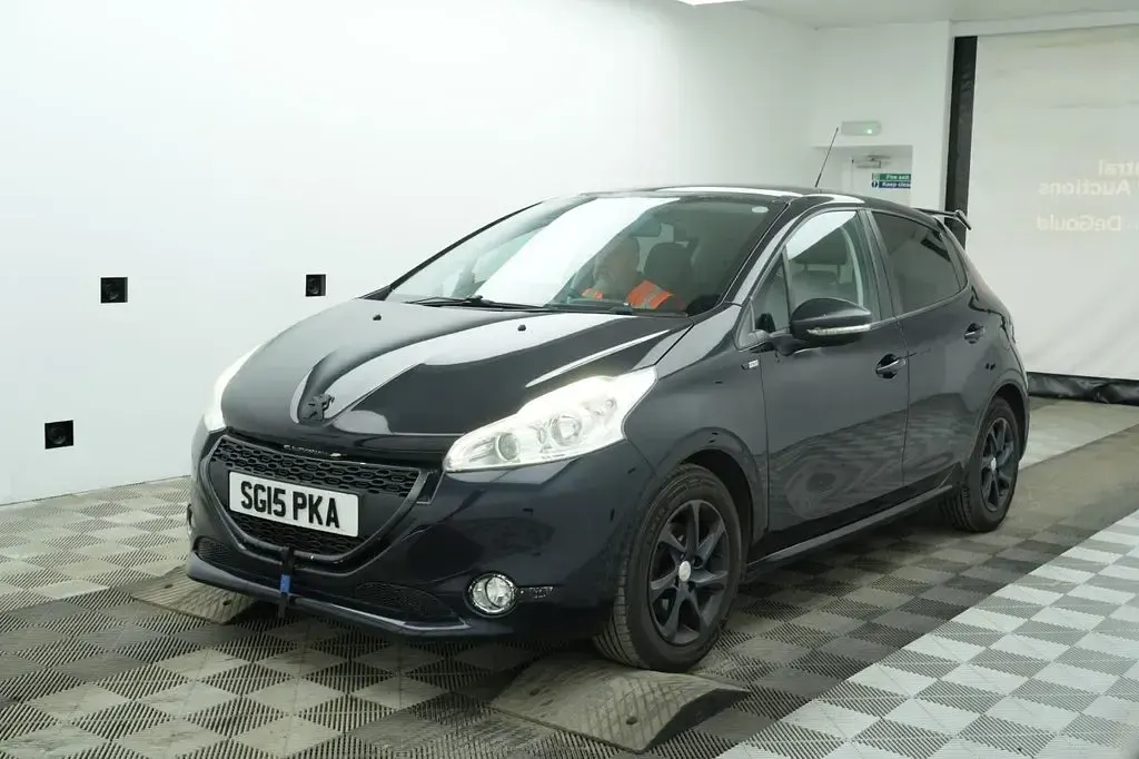 Used Peugeot 208 Style 82 HP (60 kW) 2015 Blue Hatchback