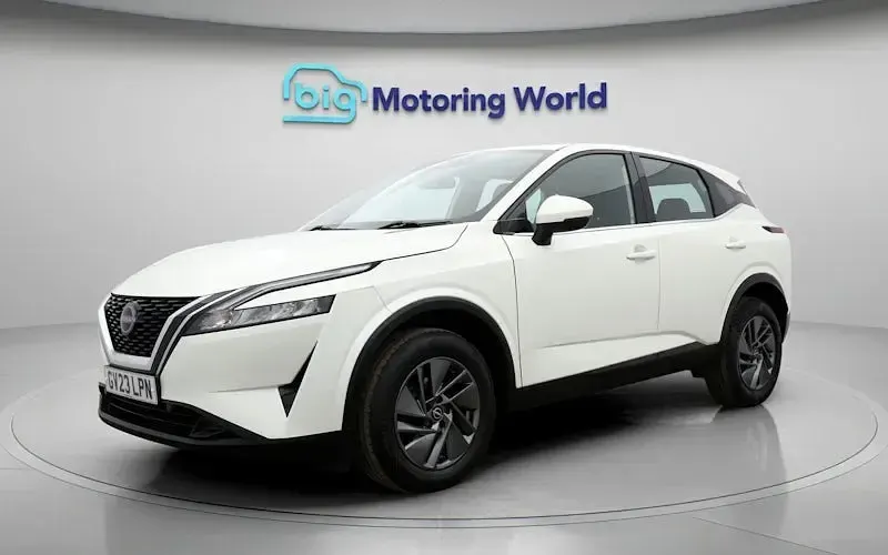 Used Nissan Qashqai Acenta Premium 140 HP (102 kW) 2023 White SUV