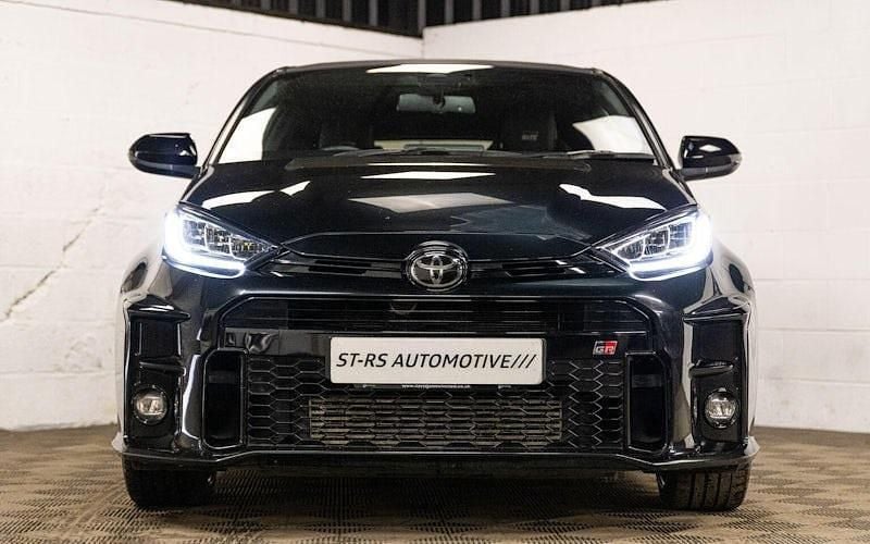 Usado Toyota Yaris 261 HP (191 kW) 2020 Preto Citadino