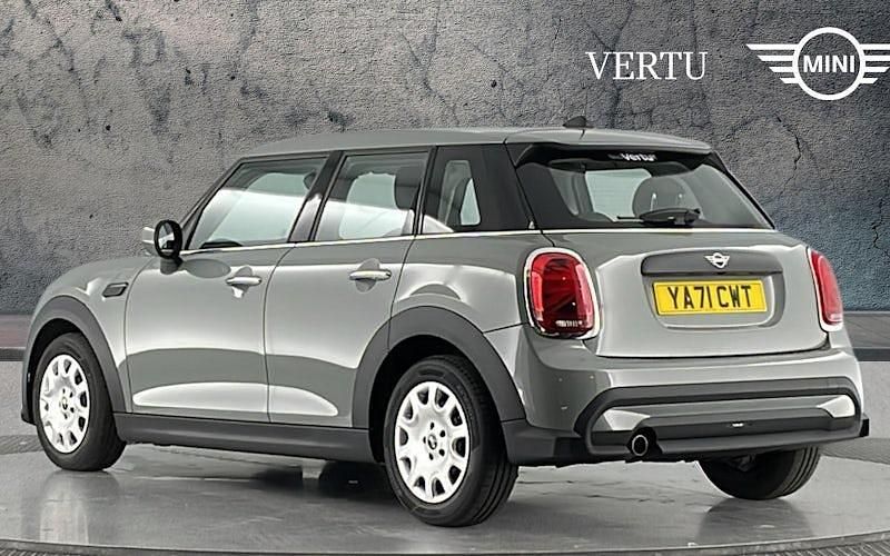 Usado Mini ONE Classic 102 CV (75 kW) 2022 Gris Utilitario