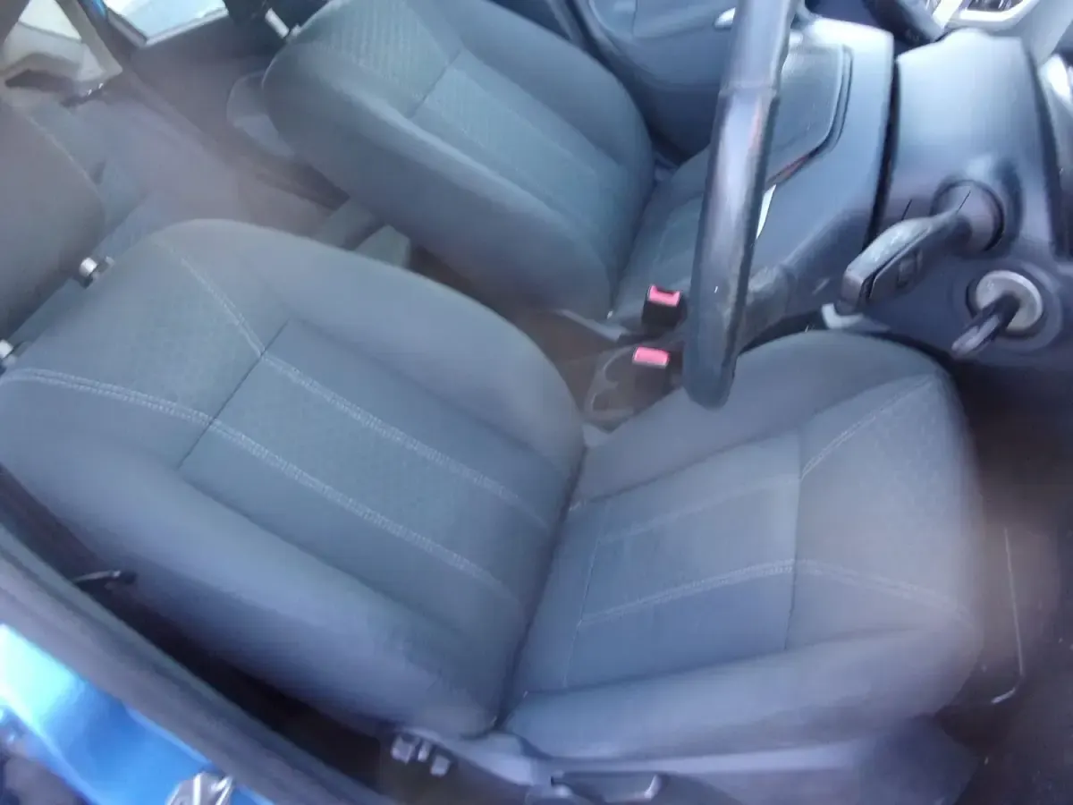 Usado Ford Fiesta Zetec 70 HP (51 kW) 2009 Azul Citadino