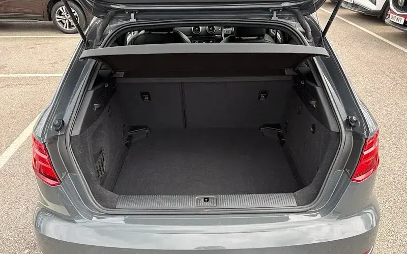 Usado Audi A3 Sportback Black Edition 150 HP (110 kW) 2019 Citadino