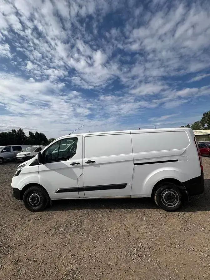 Used Ford Transit Custom 130 HP (95 kW) 2021 White Van