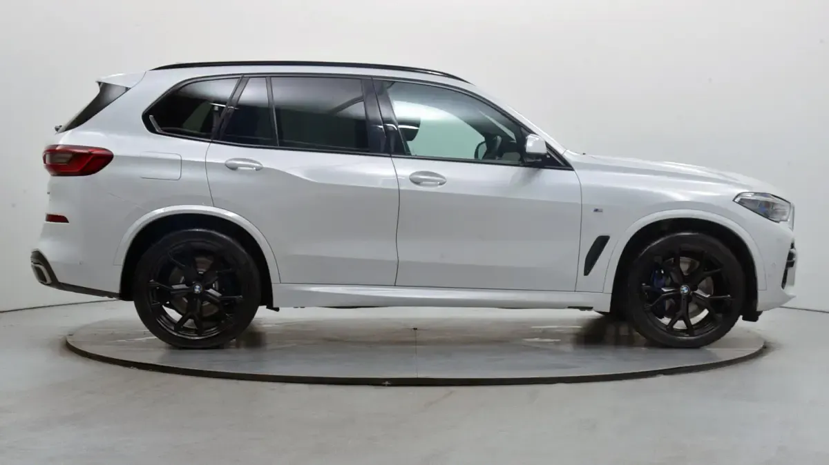 Used BMW X5 M Sport 265 HP (194 kW) 2020 White SUV