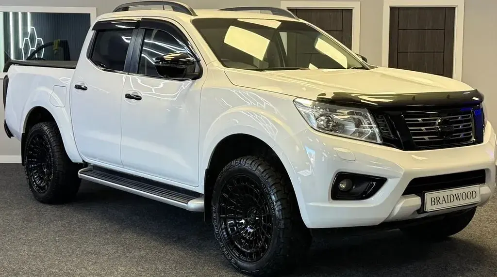 Used Nissan Navara S 190 HP (139 kW) 2017 White Pickup