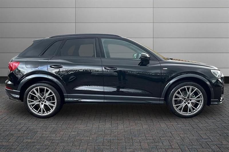 New Audi Q3 Black Edition 150 HP (110 kW) 2025 Mythos black SUV