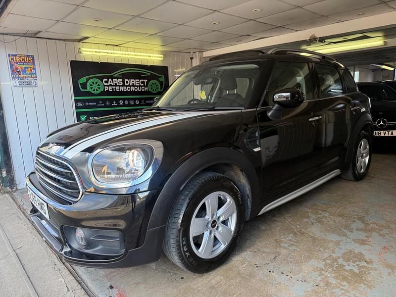 Używany Mini Cooper D Classic 150 KM (110 kW) 2020 Czarny Hatchback