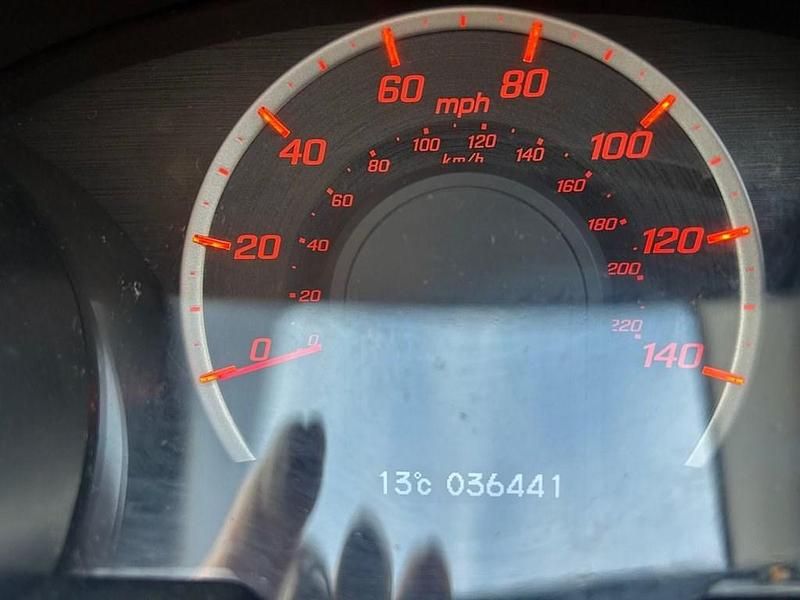 Used Honda Jazz ES 99 HP (72 kW) 2011 Red Hatchback