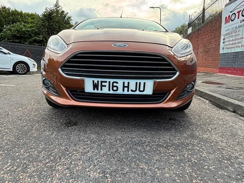 Brown Used 2016 Ford Fiesta Zetec Hatchback | £4,750 (Good price) - Image 1/4