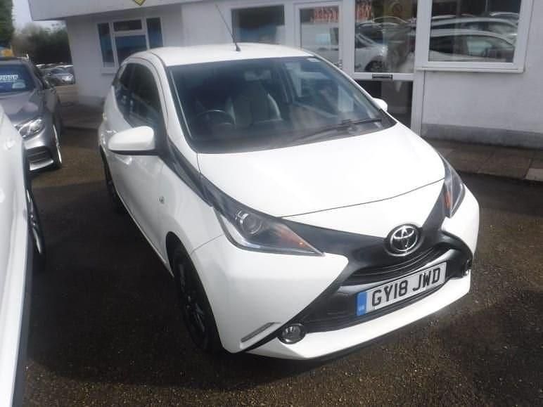 White Used 2018 Toyota Aygo x-style Hatchback | £6,995 (Fair price) - Image 1/4