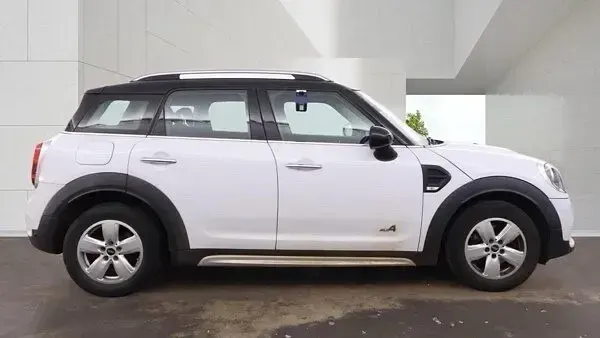 Używany Mini Cooper D Countryman 150 KM (110 kW) 2018 Biały SUV