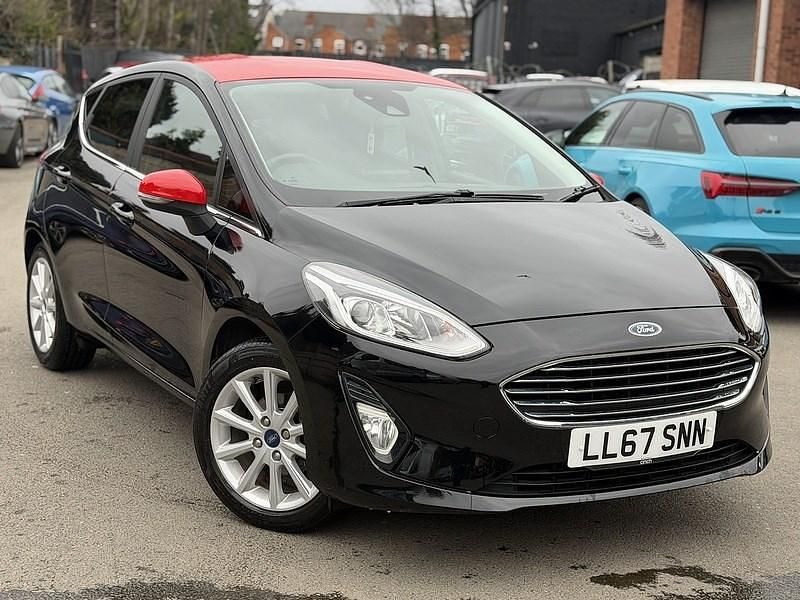 Używany Ford Fiesta Titanium 100 KM (73 kW) 2017 Czarny Hatchback