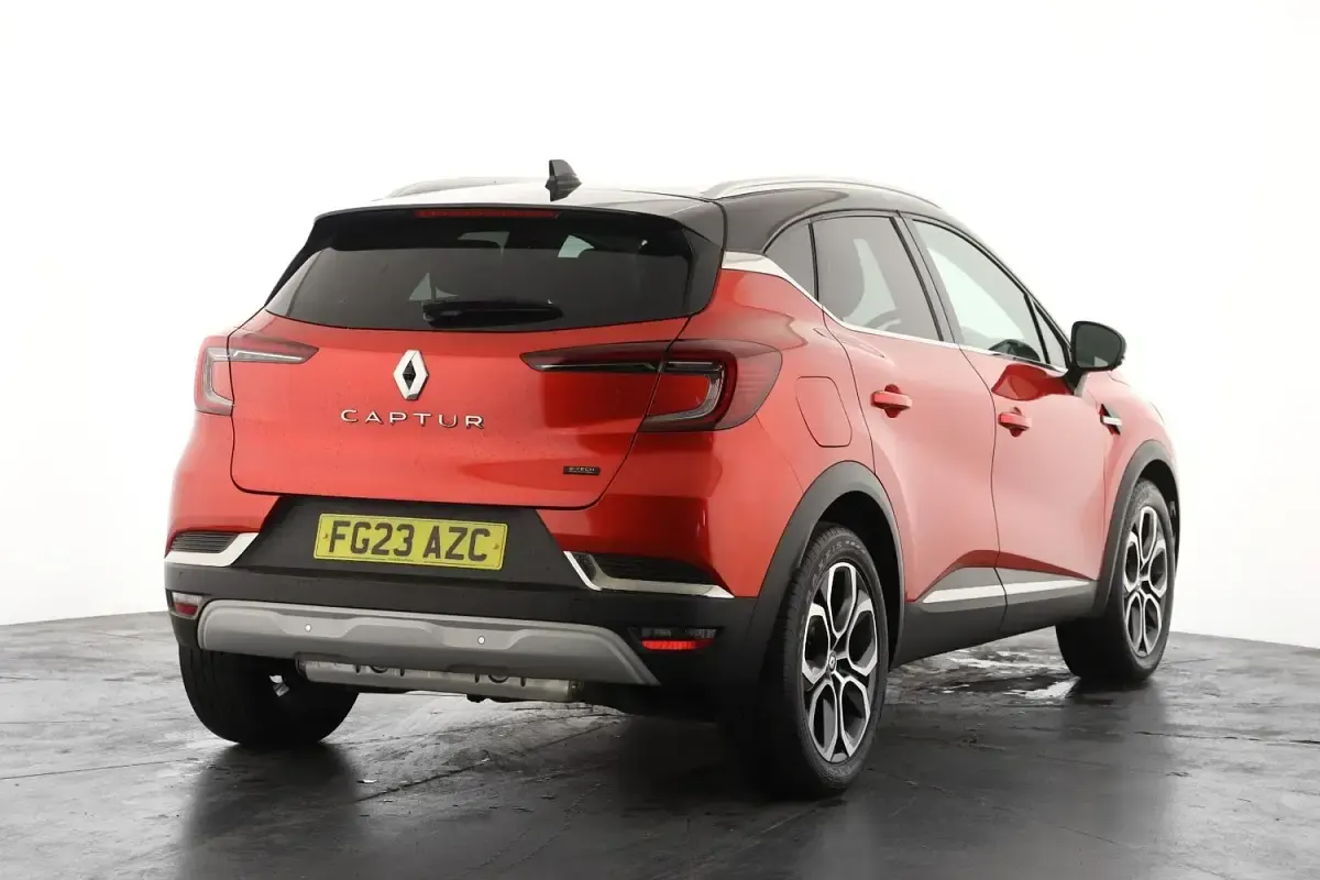 Used Renault Captur Techno 160 HP (117 kW) 2023 Red  SUV