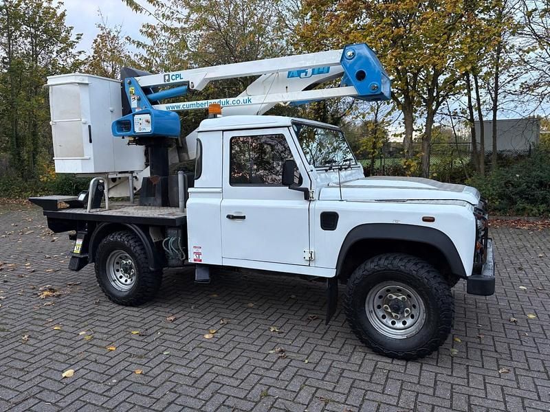 Used Land Rover Defender 2015 White Pickup