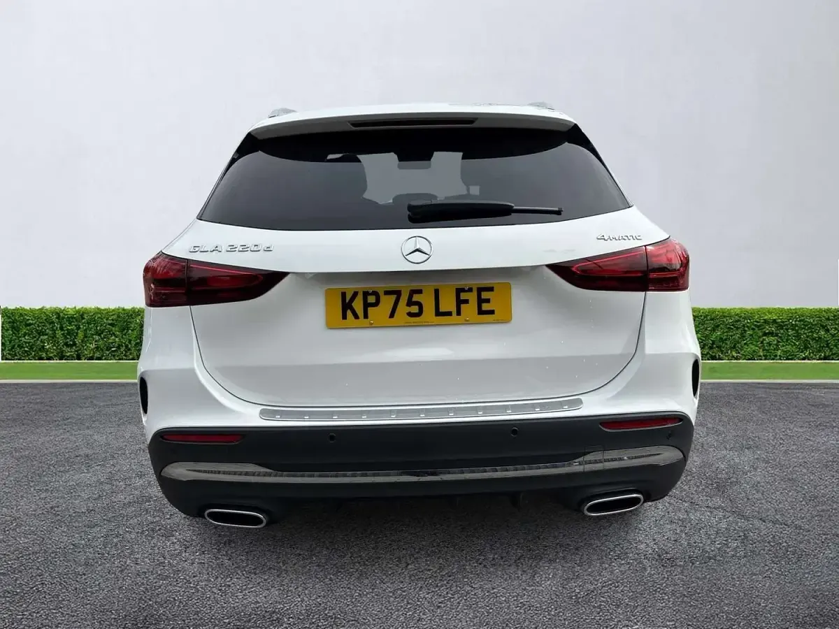 Used Mercedes GLA220 Executive 190 HP (139 kW) 2025 White SUV