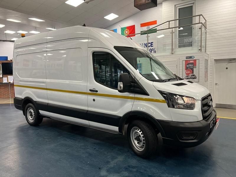 Usado Ford Transit 130 HP (95 kW) 2021 Branco Van