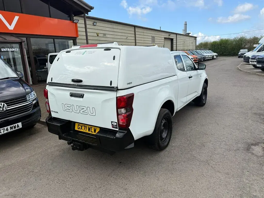 Used Isuzu D-Max 163 HP (119 kW) 2021 White Pickup