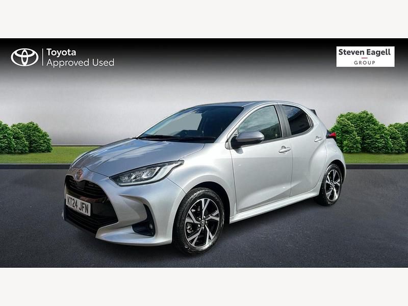 Used Toyota Yaris Hybrid Design 2024 Silver Hatchback