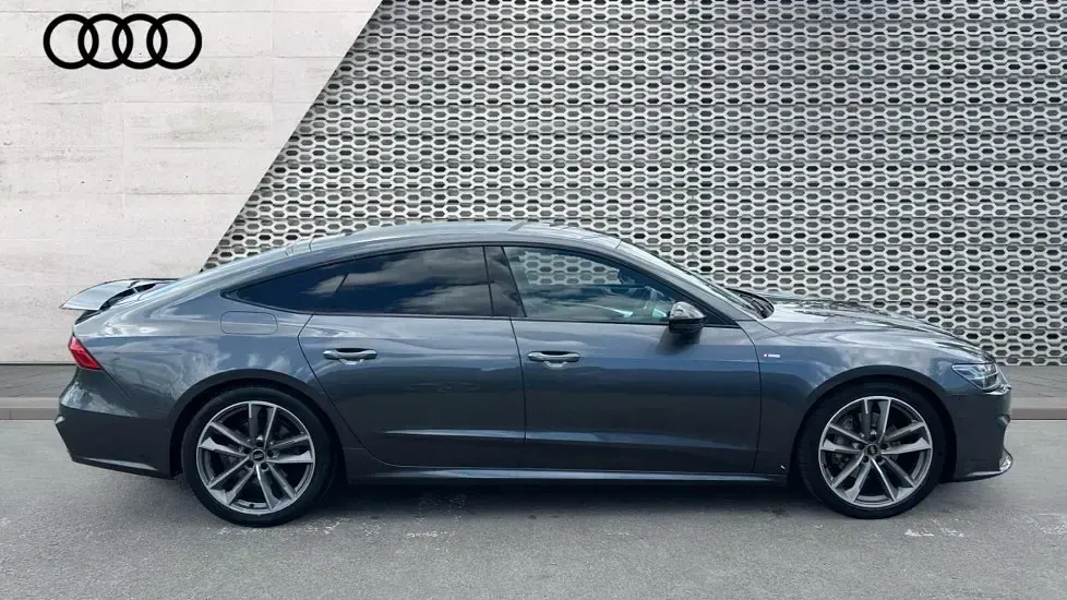 Used Audi A7 Comfort 265 HP (194 kW) 2022 Green Sedan