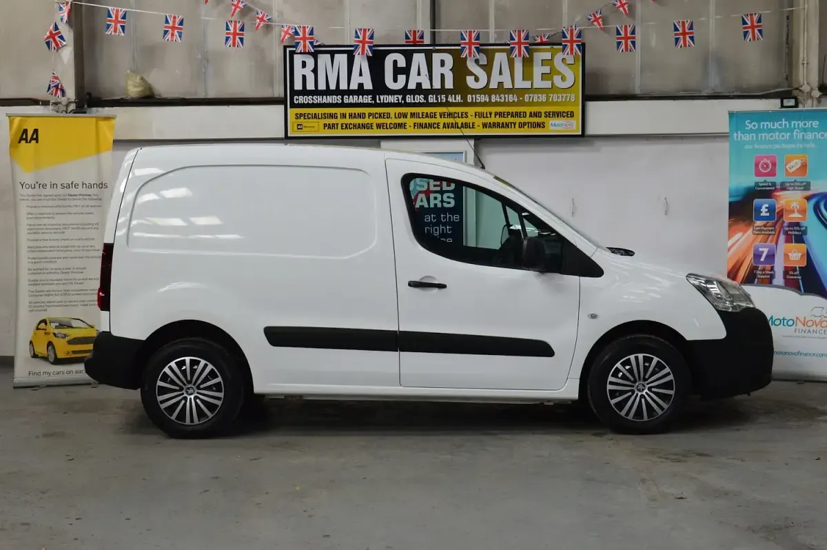 Used Peugeot Partner S 2017 White