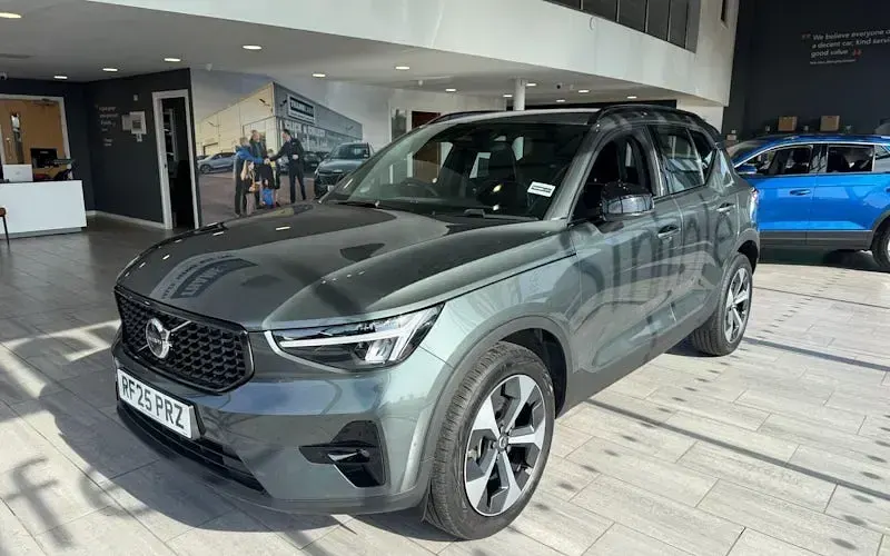Used Volvo XC40 Plus 197 HP (144 kW) 2025 SUV