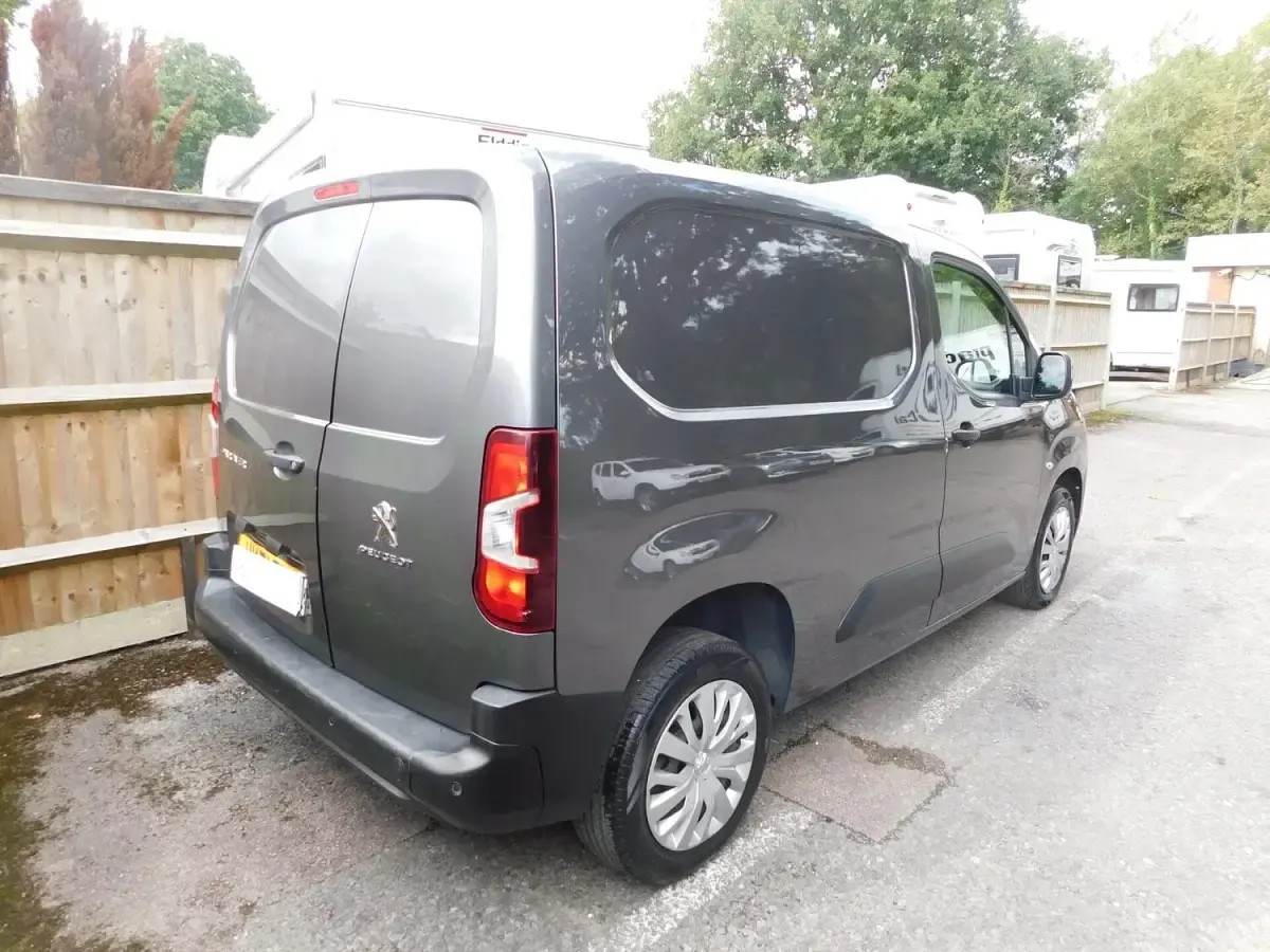 Used Peugeot Partner 131 HP (96 kW) 2020 Grey MPV