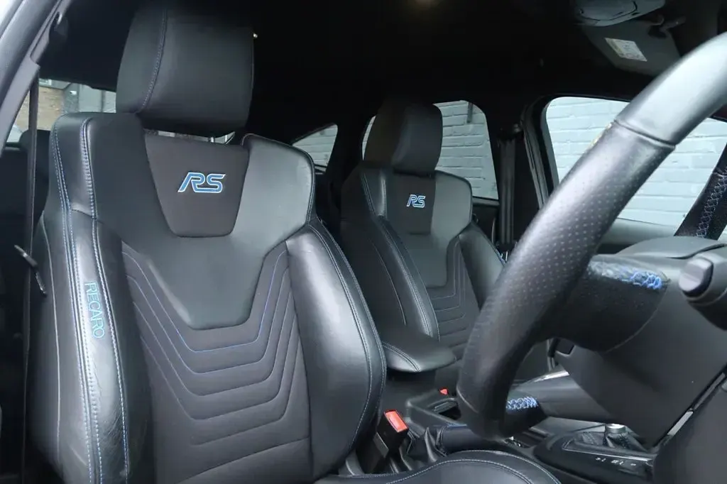 Used Ford Focus RS 350 HP (257 kW) 2016 White Hatchback