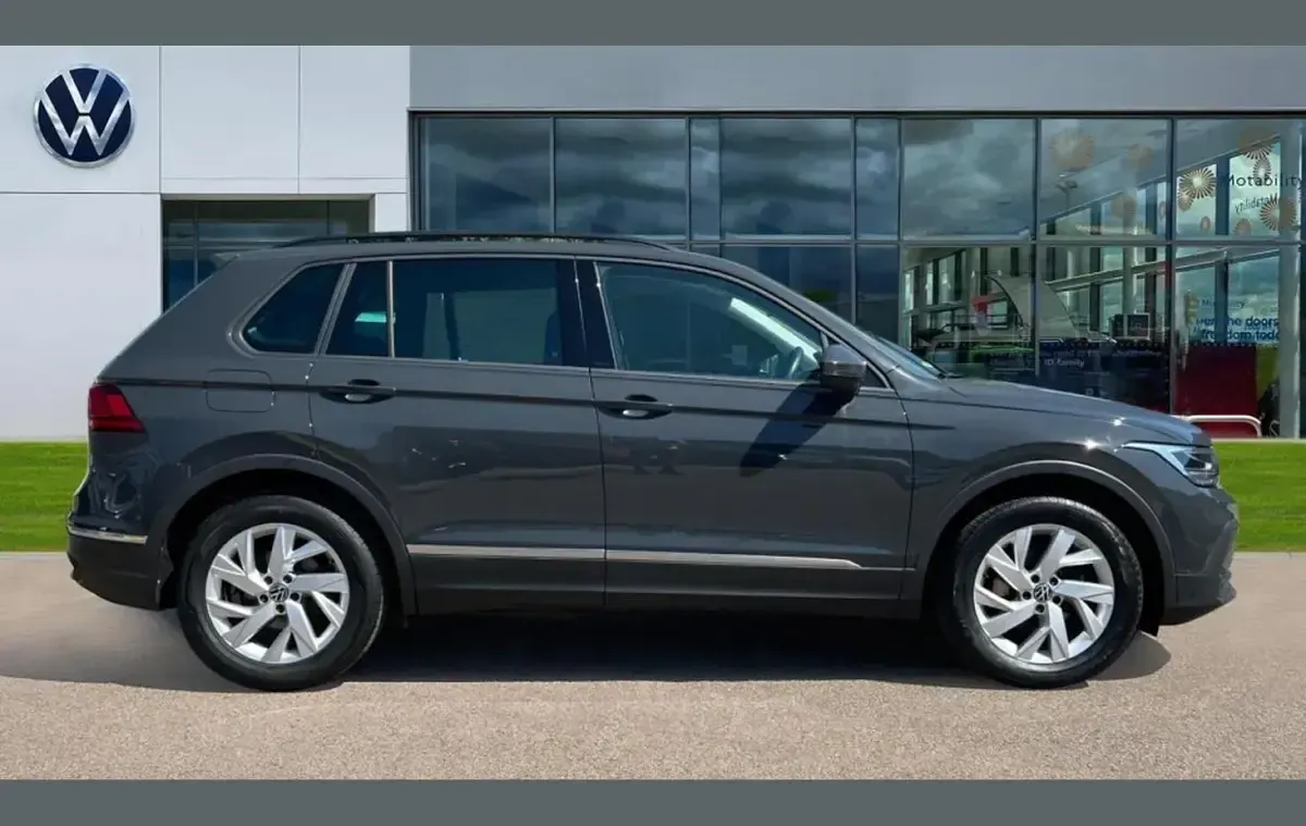 Used VW Tiguan Life 147 HP (108 kW) 2024 Grey SUV