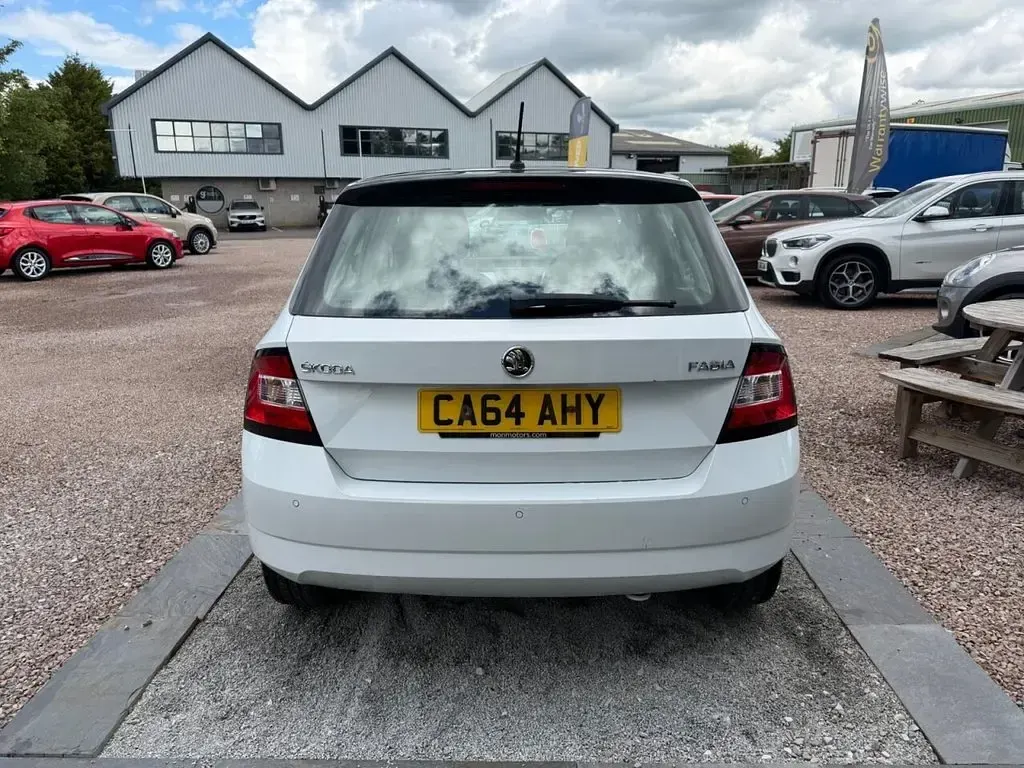 Used Skoda Fabia SE 90 HP (66 kW) 2015 White Hatchback