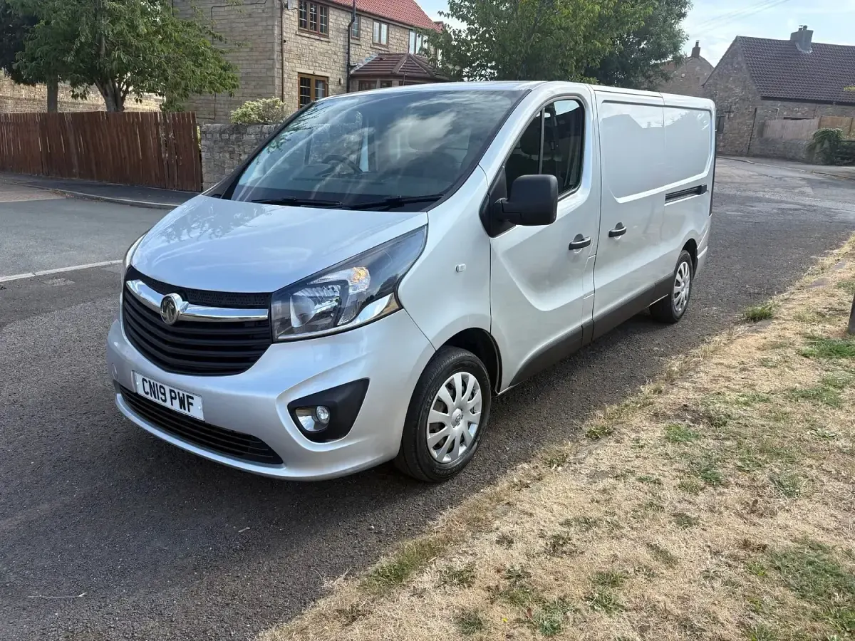 Used Vauxhall Vivaro Sportive 120 HP (88 kW) 2019 Silver MPV