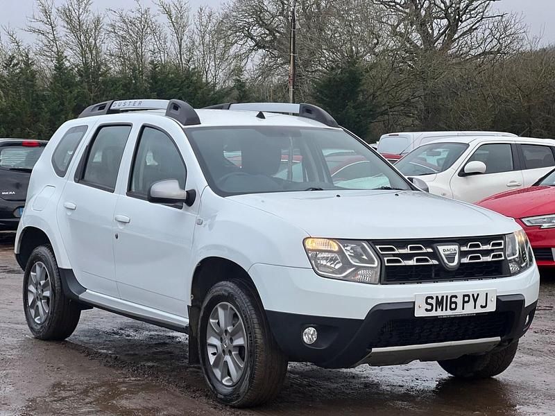 Used Dacia Duster Lauréate 2016 White SUV
