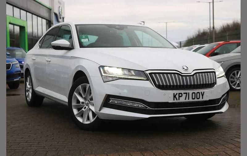 White Used 2022 Skoda Superb SE Technology Hatchback | £17,895 (Fair price) - Image 1/4