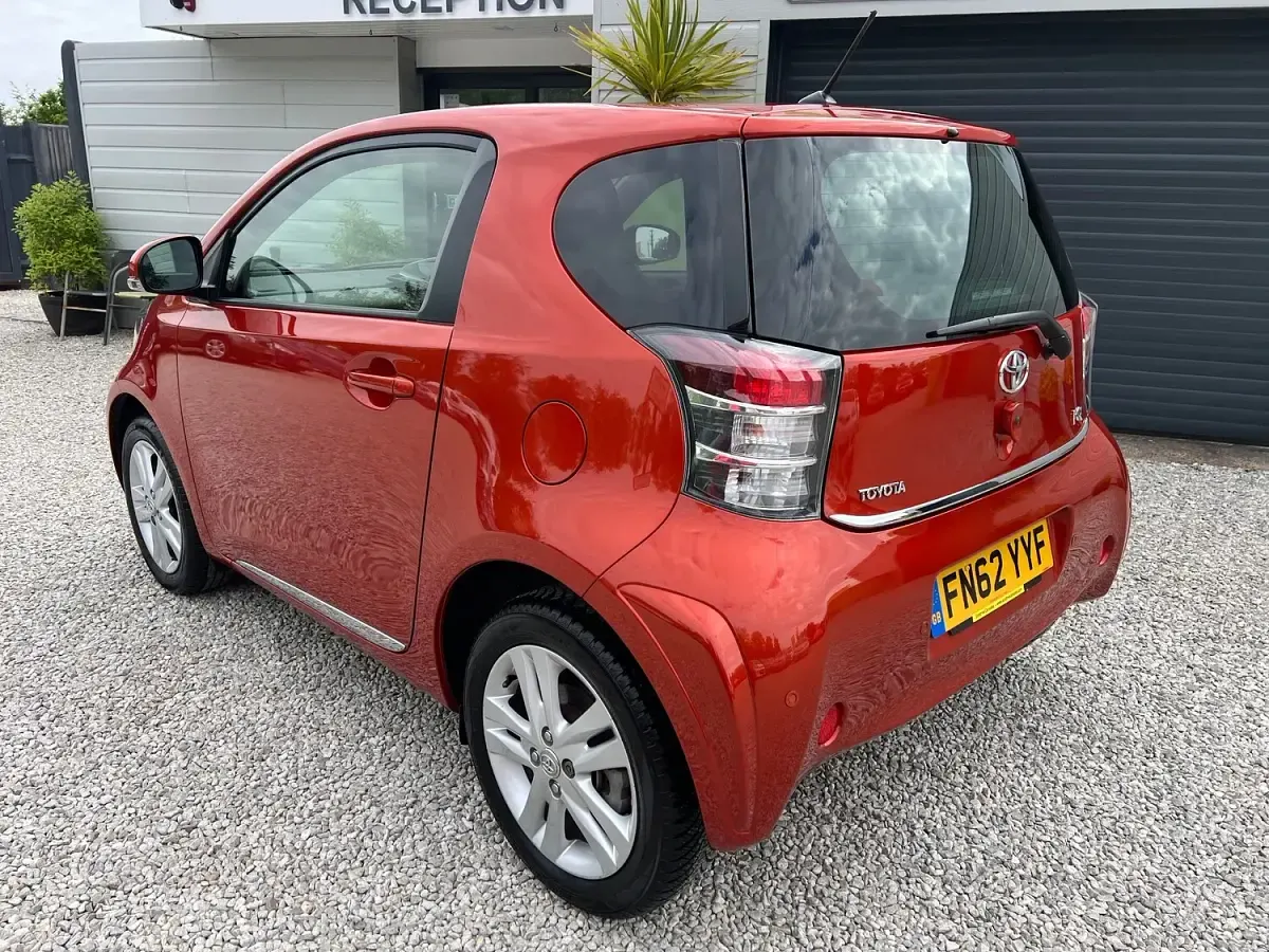 Used Toyota iQ 98 HP (72 kW) 2012 Orange Hatchback
