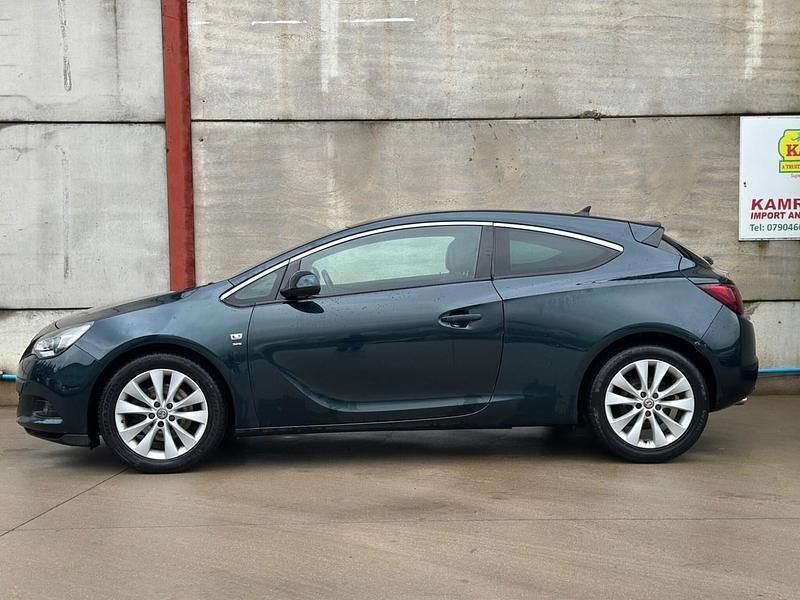 Used Vauxhall Astra GTC SRi 2016 Green Hatchback