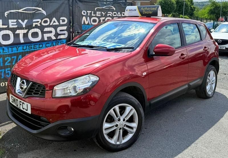 Red Used 2010 Nissan Qashqai Acenta SUV | £2,795 (Fair price) - Image 1/4