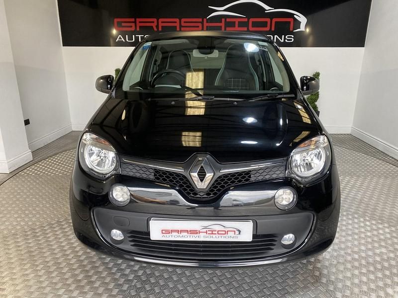Used Renault Twingo Iconic 90 HP (66 kW) 2018 Black Hatchback