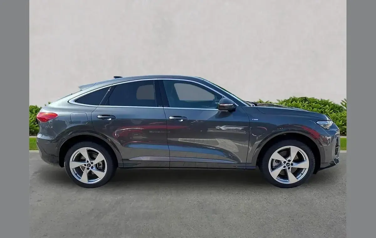 New Audi Q5 S-Line 204 HP (150 kW) 2026 Grey SUV