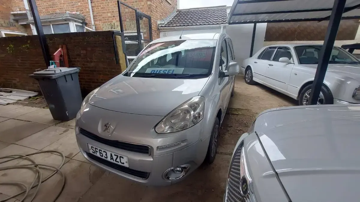 Used Peugeot Partner Tepee S 2013 Silver MPV