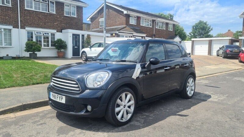 Black Used 2011 Mini Cooper D Countryman SUV | £3,495 (Fair price) - Image 1/4