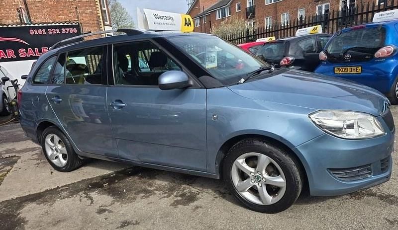 Used Skoda Fabia SE 69 HP (50 kW) 2010 Grey Estate